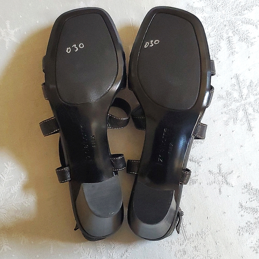 Liz Claiborne Kelly Flex Leather Upper Strappy Buckle Heels Women's Size 10M - Picture 12 of 12